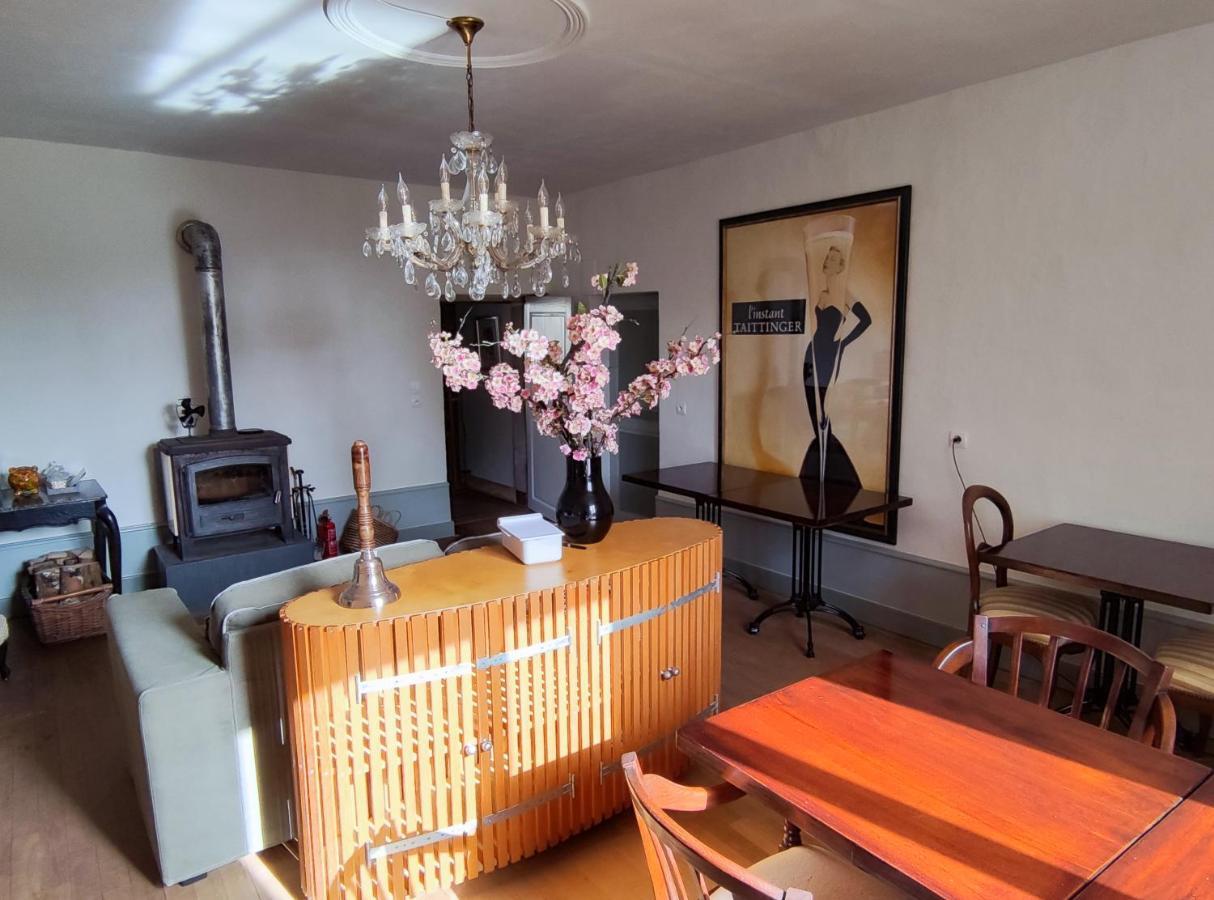 Maison Egalite Melay  外观 照片