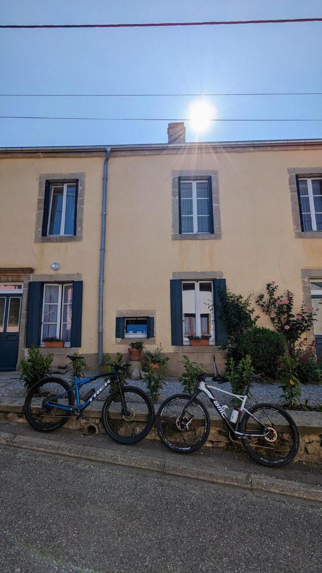 Maison Egalite Melay  外观 照片